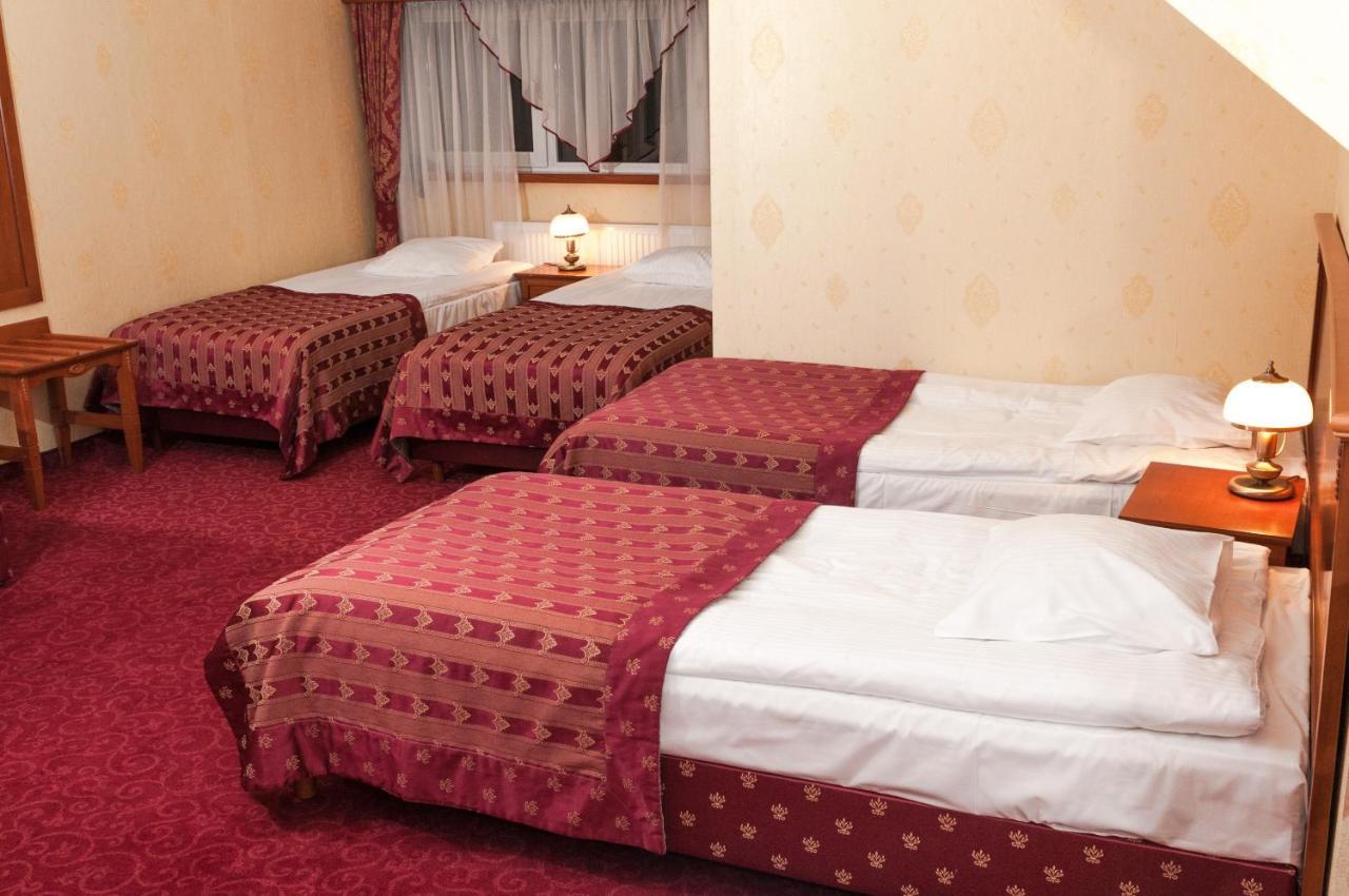 Hotel Korona ซานดอเมียร์ช ภายนอก รูปภาพ