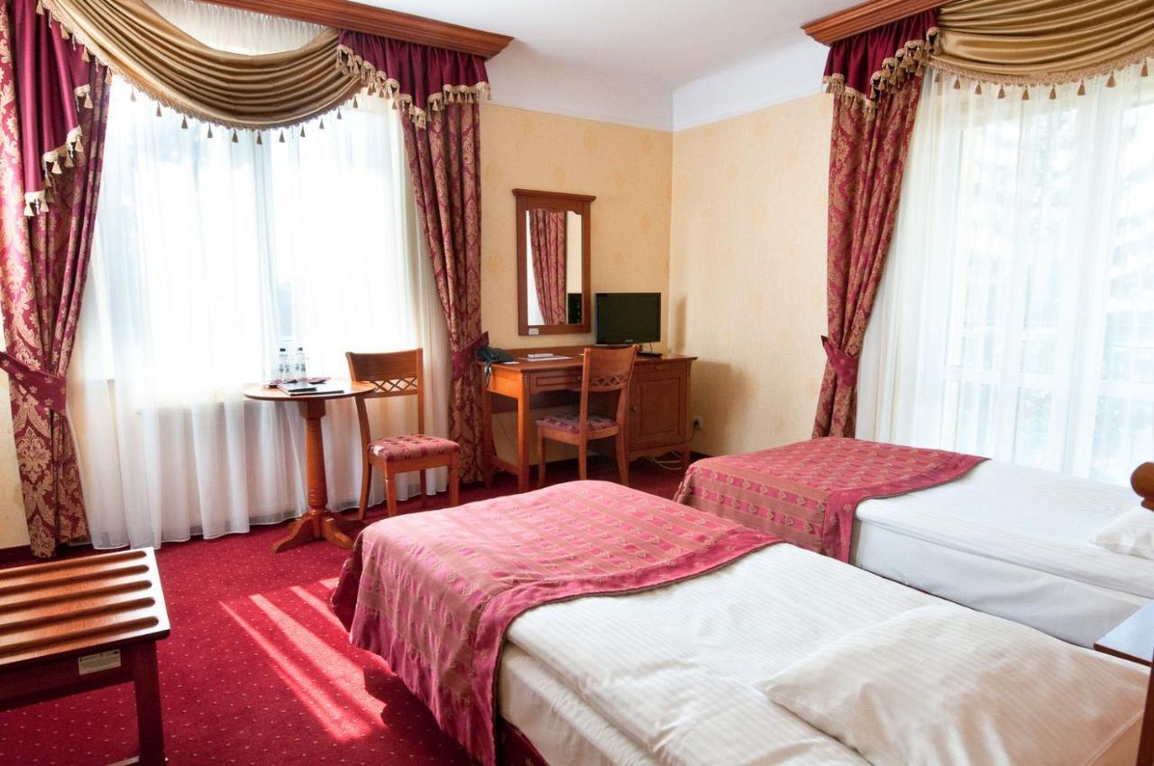 Hotel Korona ซานดอเมียร์ช ภายนอก รูปภาพ