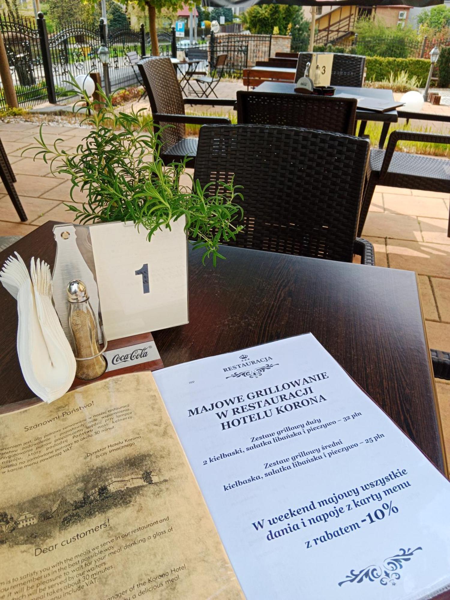 Hotel Korona ซานดอเมียร์ช ภายนอก รูปภาพ
