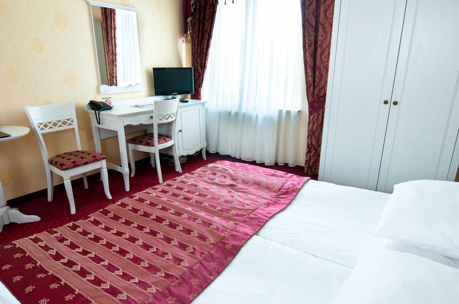Hotel Korona ซานดอเมียร์ช ภายนอก รูปภาพ