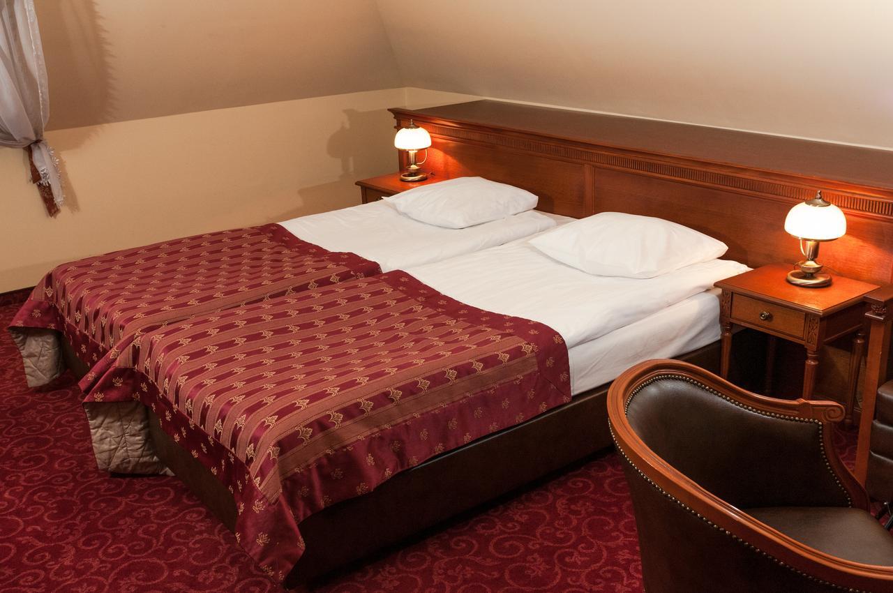 Hotel Korona ซานดอเมียร์ช ภายนอก รูปภาพ