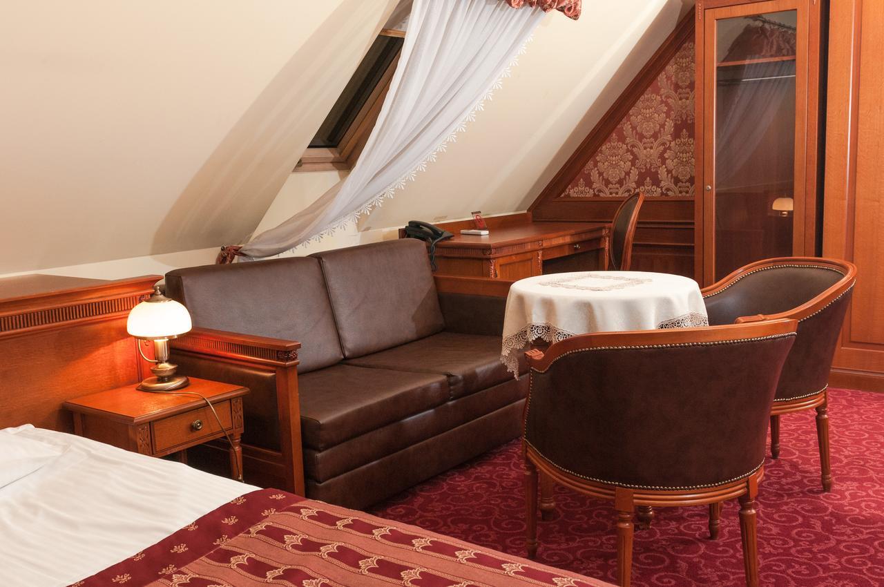 Hotel Korona ซานดอเมียร์ช ภายนอก รูปภาพ