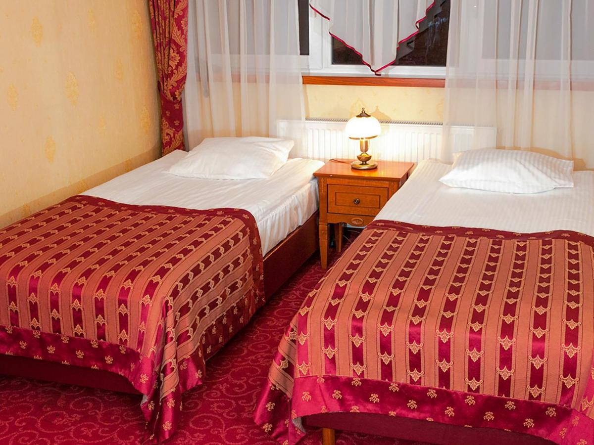 Hotel Korona ซานดอเมียร์ช ภายนอก รูปภาพ