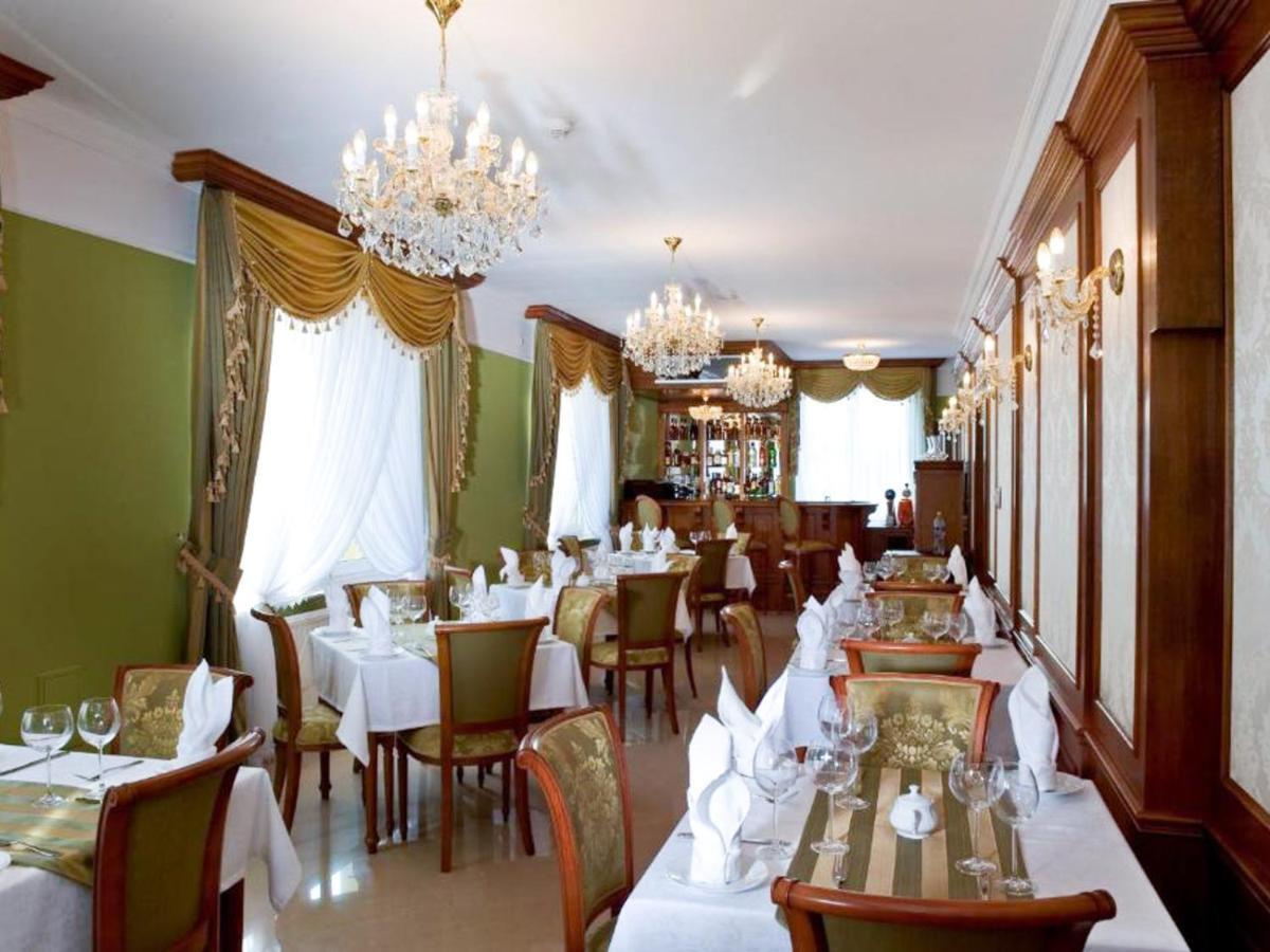 Hotel Korona ซานดอเมียร์ช ภายนอก รูปภาพ